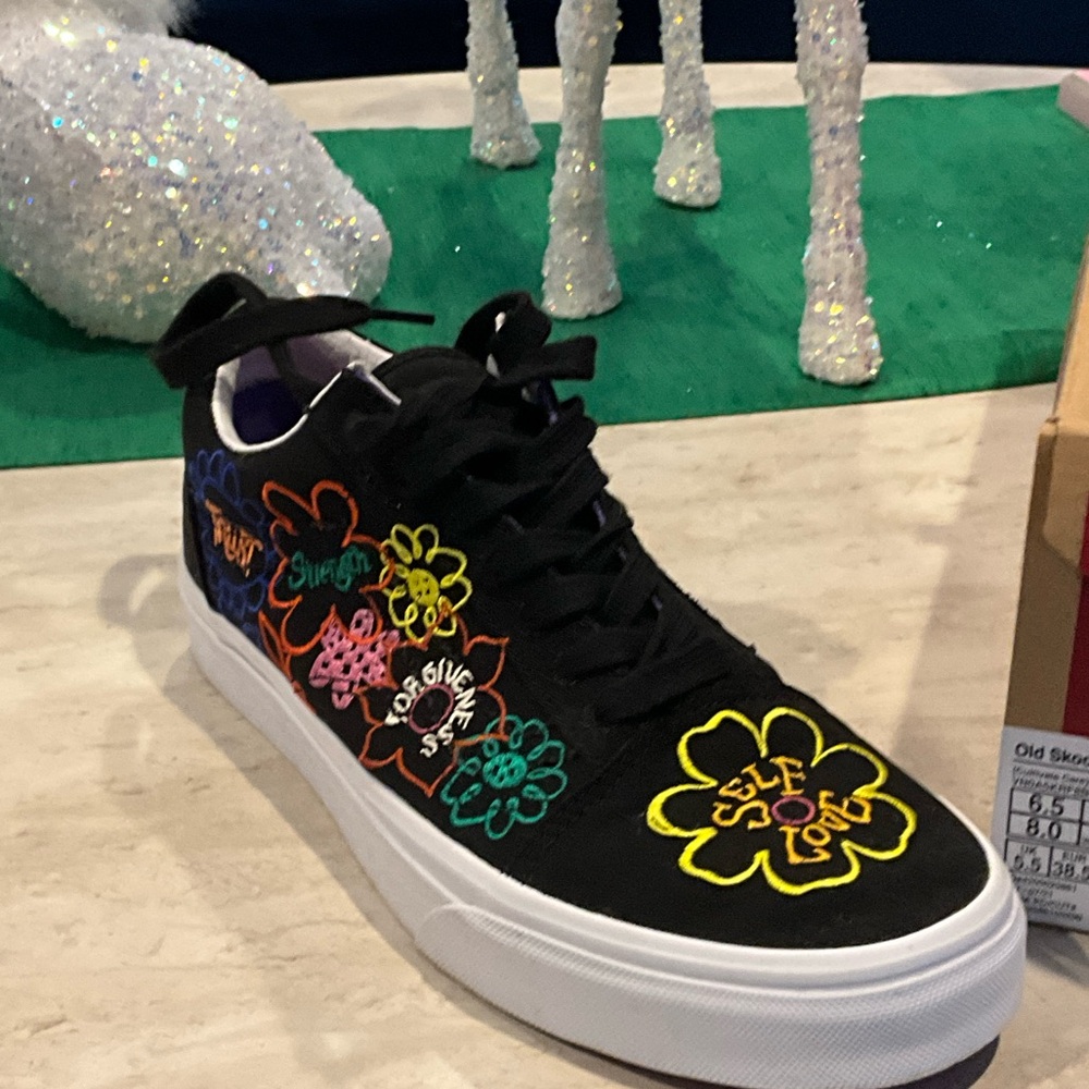 Vans Black Sneakers with Multicolored Floral Accents - Picture 2 of 3